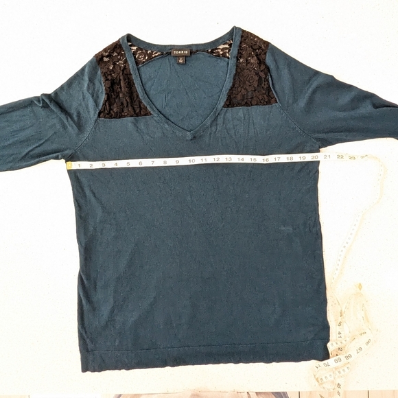 Torrid Dark Teal Black Lace Inset Sweater V-Neck Pullover Long Sleeve Fitted 2X - Picture 4 of 11